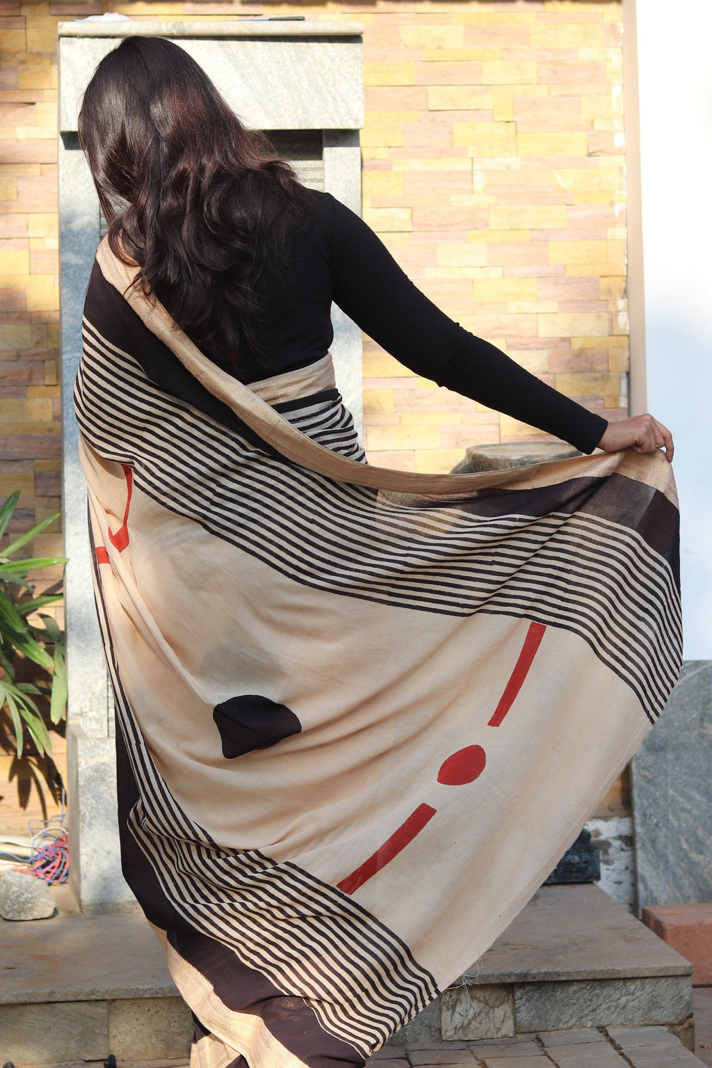 Beige Geometric Block Printed Mul Cotton Saree